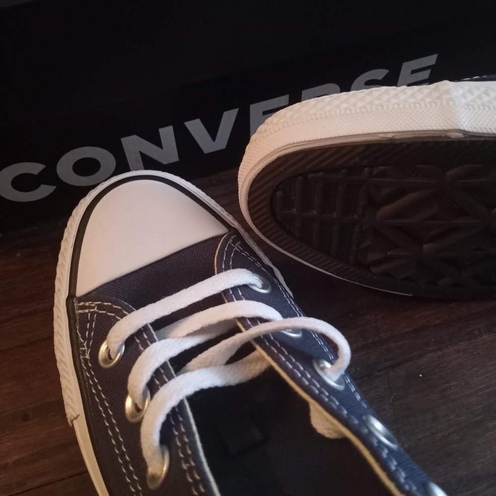 Converse Shoe - Picture 2 of 3